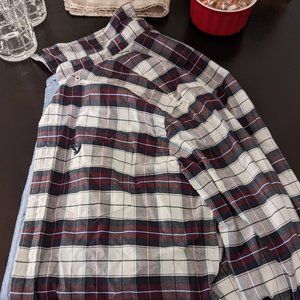 American Eagle Plaid Button-up - Medium - Classic Fit